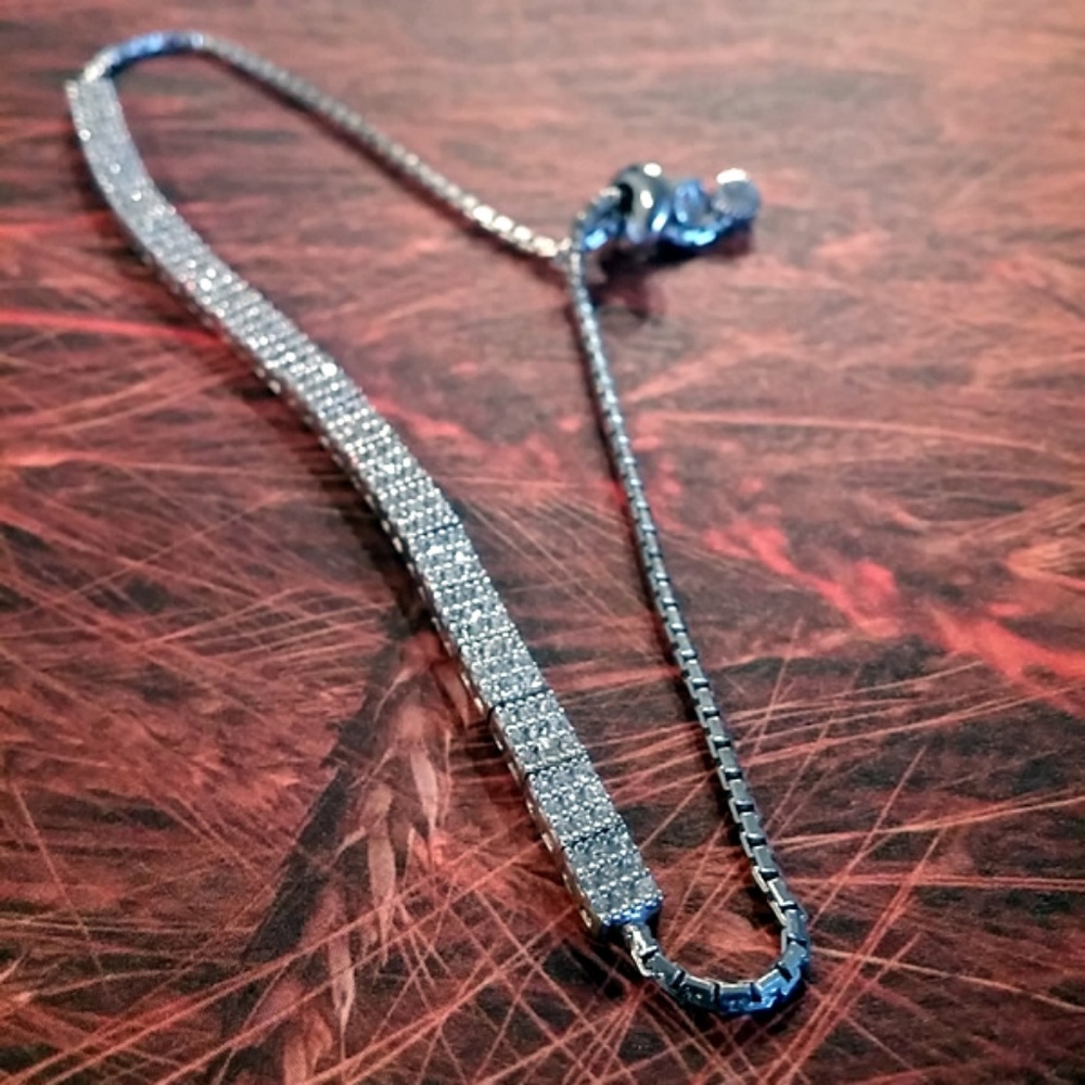 CHARMING TENNIS BRACELET